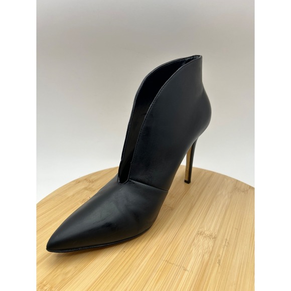 Nine West Black V-Cut Leather Booties Size 9.5M Pointed Toe Heels - Picture 2 of 15